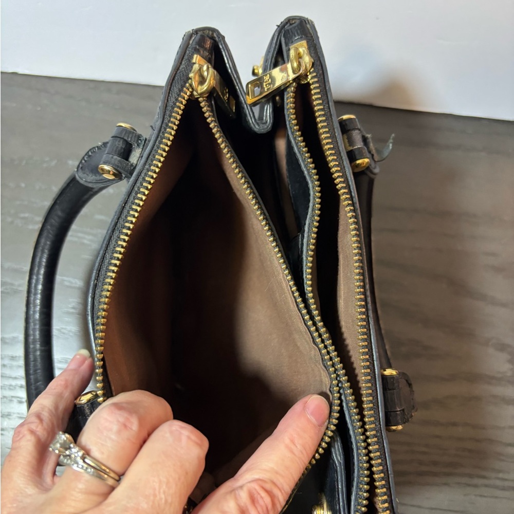 Ralph Lauren Black Leather Top-Zip Shoulder Bag with Gold Hardware - Picture 6 of 7